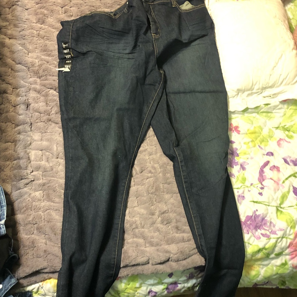 Never worn Torrid jeans